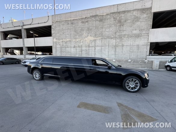 2014 Chrysler 300 Executive Coach Builder 7 Passenger Limousine**Priced to Sell**