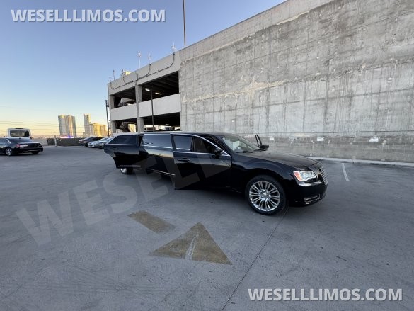 2014 Chrysler 300 Executive Coach Builder 7 Passenger Limousine**Priced to Sell**