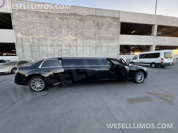 2014 Chrysler 300 Executive Coach Builder 7 Passenger Limousine**Priced to Sell**