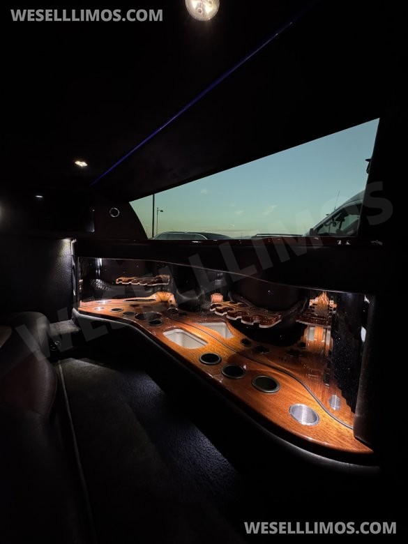 2014 Chrysler 300 Executive Coach Builder 7 Passenger Limousine**Priced to Sell**