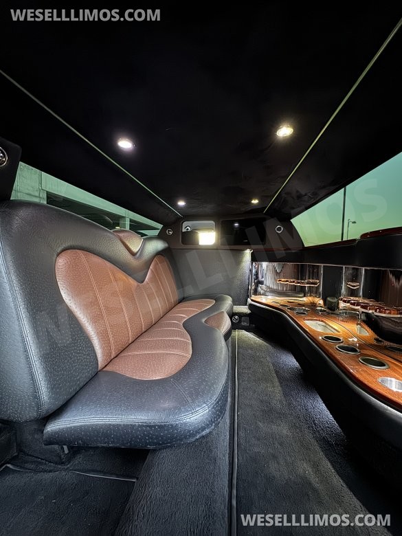 2014 Chrysler 300 Executive Coach Builder 7 Passenger Limousine**Priced to Sell**