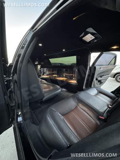 2014 Chrysler 300 Executive Coach Builder 7 Passenger Limousine**Priced to Sell**