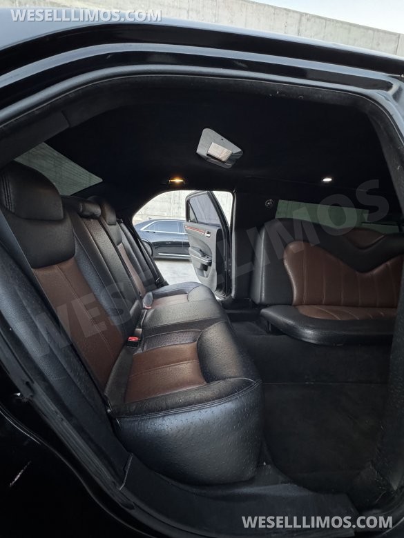 2014 Chrysler 300 Executive Coach Builder 7 Passenger Limousine**Priced to Sell**
