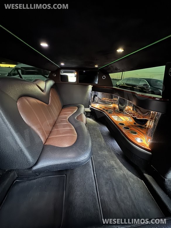 2014 Chrysler 300 Executive Coach Builder 7 Passenger Limousine**Priced to Sell**