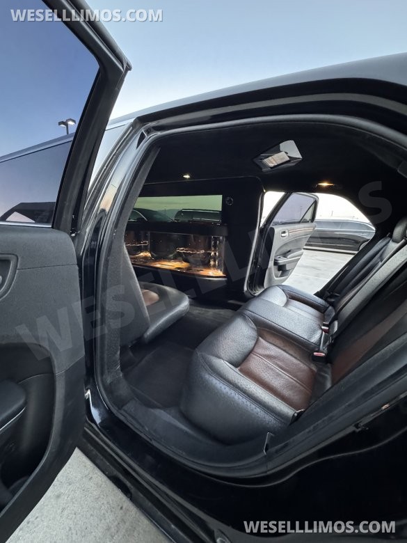2014 Chrysler 300 Executive Coach Builder 7 Passenger Limousine**Priced to Sell**