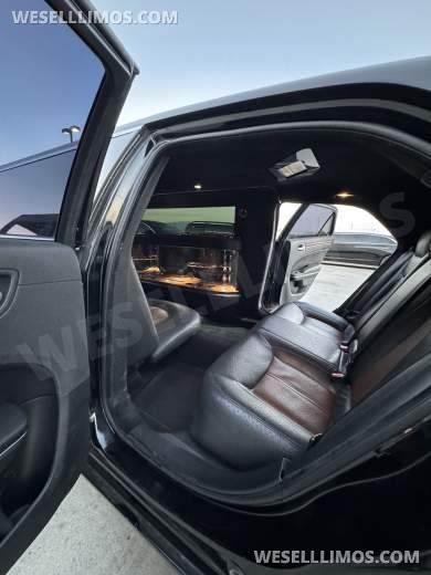 2014 Chrysler 300 Executive Coach Builder 7 Passenger Limousine**Priced to Sell**