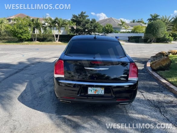 2017 Pinnacle Chrysler 300 Limousine