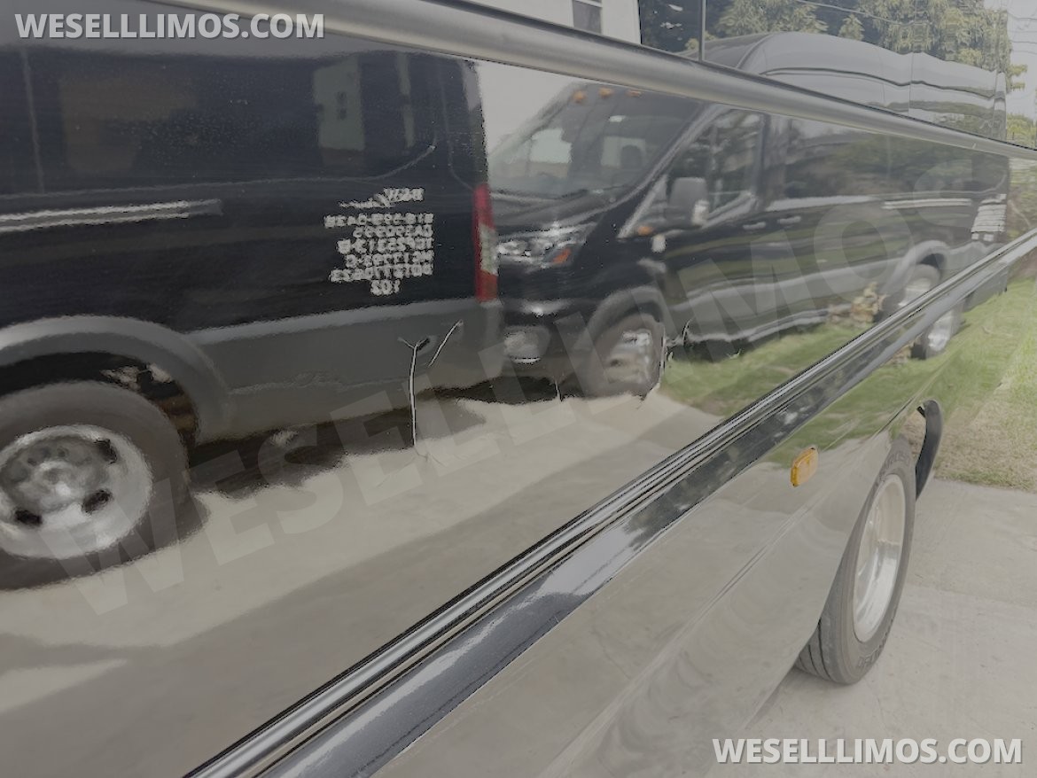 Photo of Executive Shuttle for sale: 2017 Ford F-550 by Grech GM33