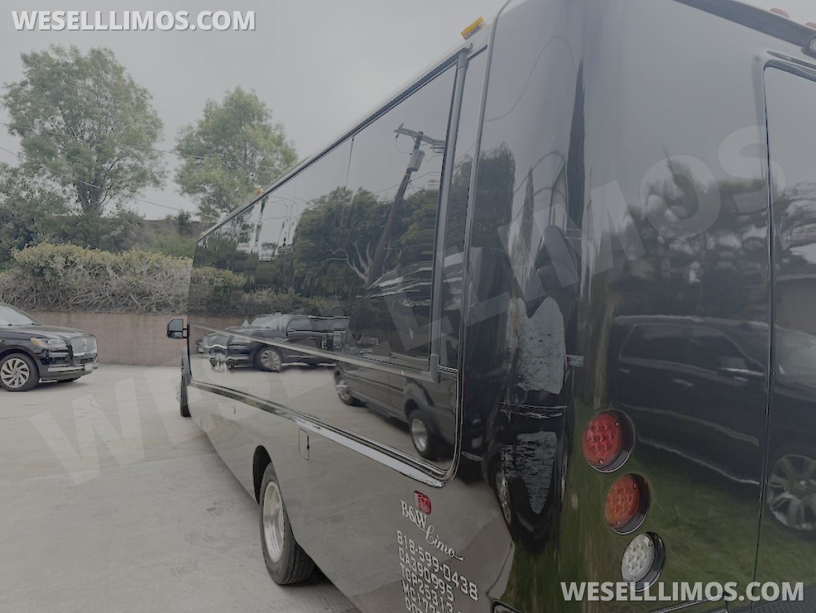 Photo of Executive Shuttle for sale: 2017 Ford F-550 by Grech GM33