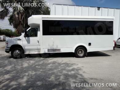 2013 LGE Ford E450 Limo Bus