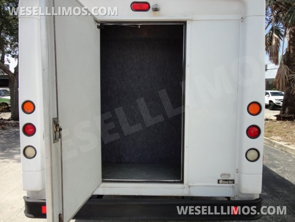 2013 LGE Ford E450 Limo Bus
