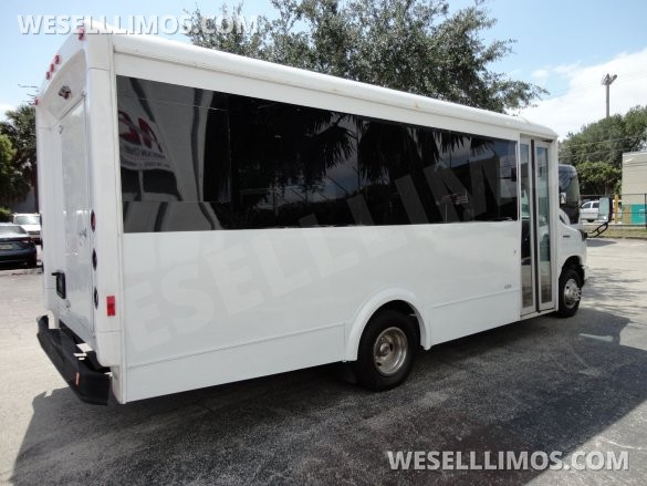 2013 LGE Ford E450 Limo Bus