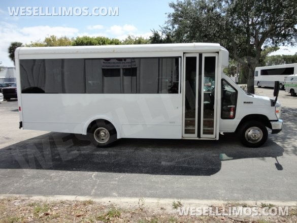 2013 LGE Ford E450 Limo Bus