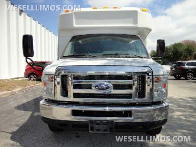 2013 LGE Ford E450 Limo Bus