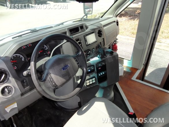 2013 LGE Ford E450 Limo Bus