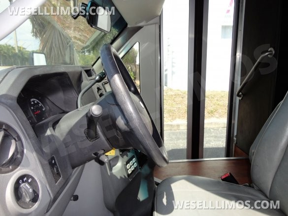 2013 LGE Ford E450 Limo Bus