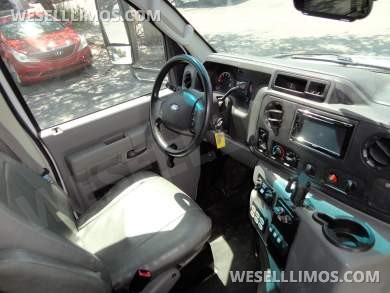 2013 LGE Ford E450 Limo Bus