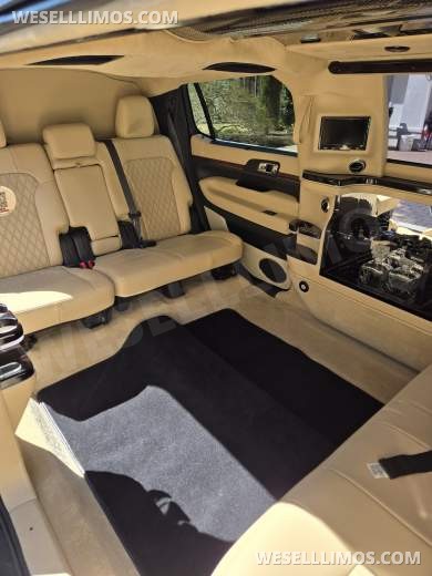 2019 Executive Coach Builders Lincoln MKT 72" 5-Door (Private Build) Limousine