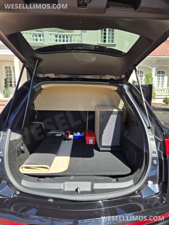 2019 Executive Coach Builders Lincoln MKT 72" 5-Door (Private Build) Limousine
