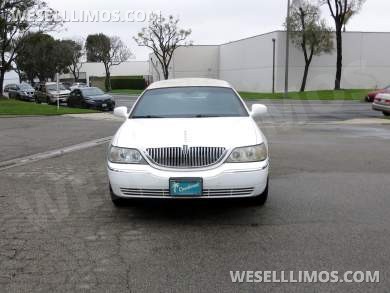 2004 LCW Lincoln Town Car 6-Door Limousine