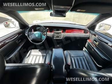 2004 LCW Lincoln Town Car 6-Door Limousine