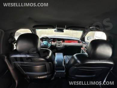 2004 LCW Lincoln Town Car 6-Door Limousine