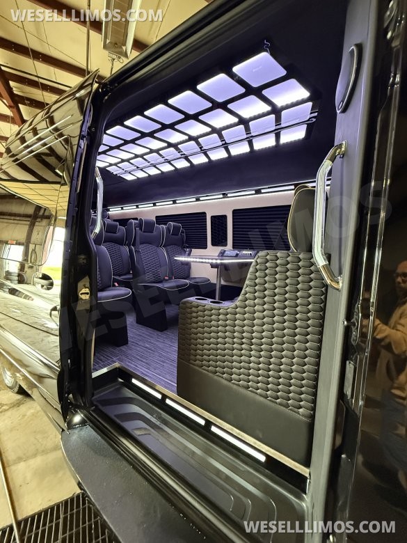 2025 LimoLand  Mercedes-Benz 170ext  Executive Shuttle