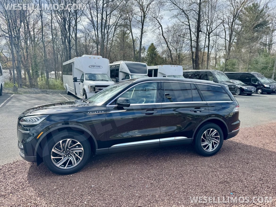 Photo of SUV for sale: 2022 Lincoln Aviator Livery Pkg