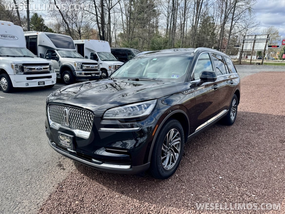 Photo of SUV for sale: 2022 Lincoln Aviator Livery Pkg
