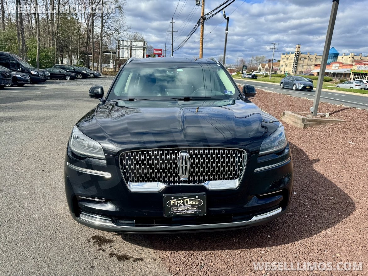 Photo of SUV for sale: 2022 Lincoln Aviator Livery Pkg