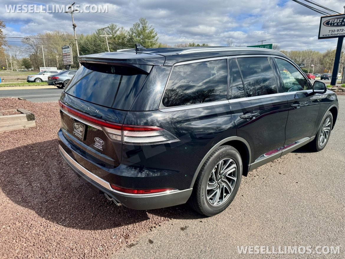Photo of SUV for sale: 2022 Lincoln Aviator Livery Pkg