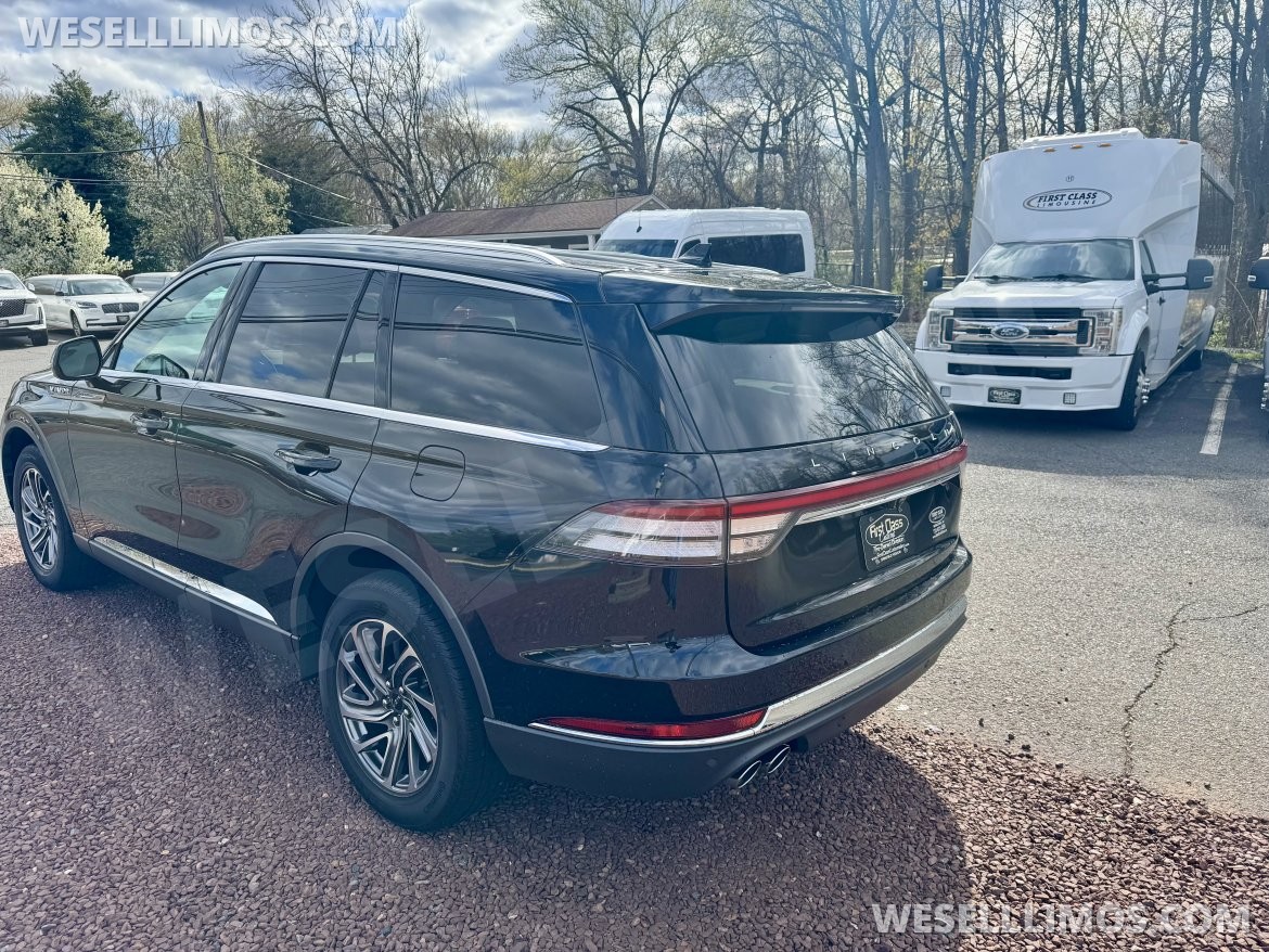 Photo of SUV for sale: 2022 Lincoln Aviator Livery Pkg