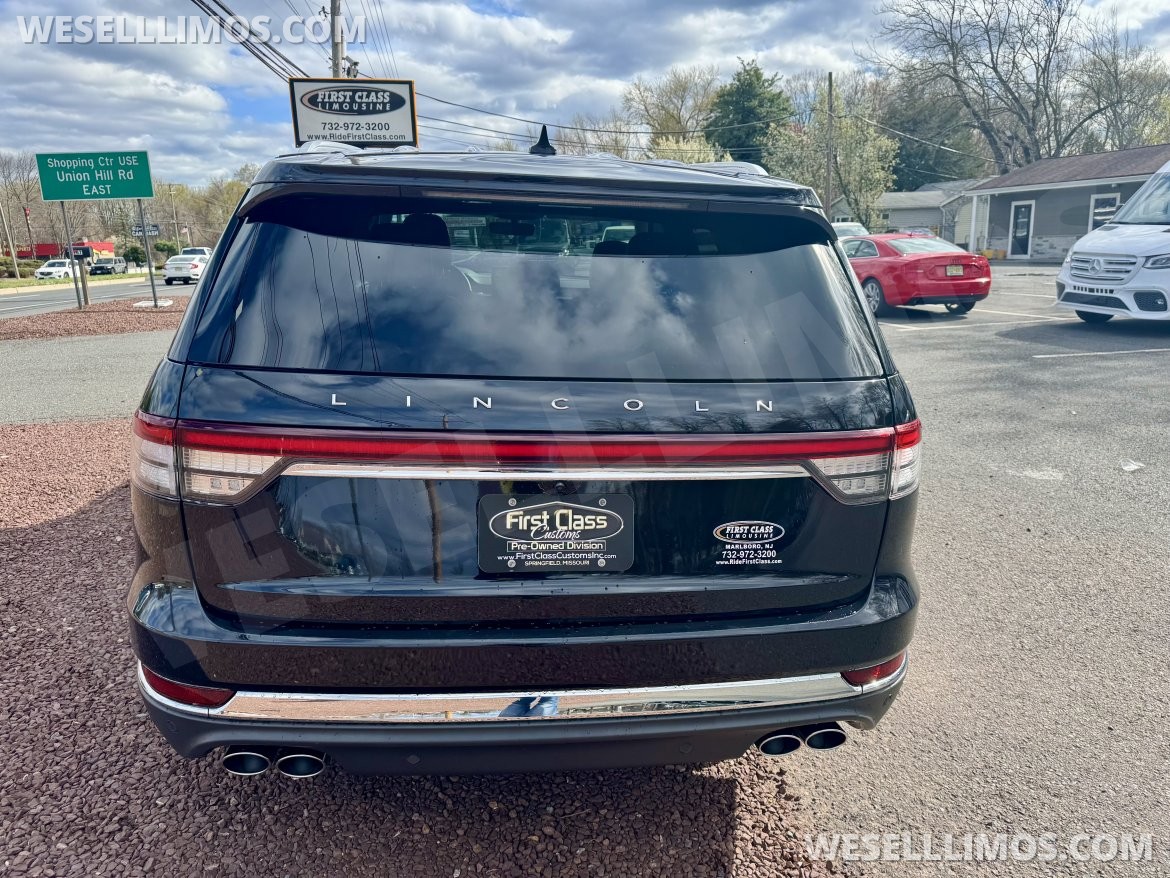Photo of SUV for sale: 2022 Lincoln Aviator Livery Pkg