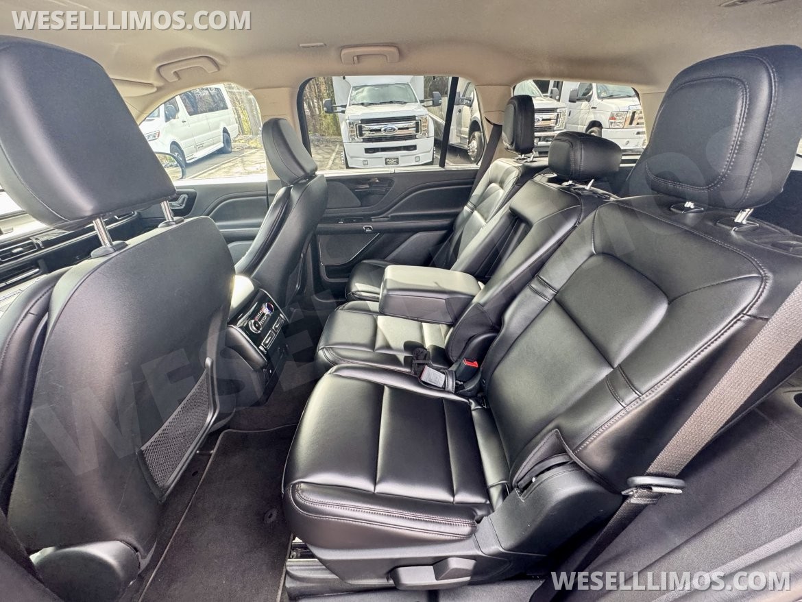 Photo of SUV for sale: 2022 Lincoln Aviator Livery Pkg