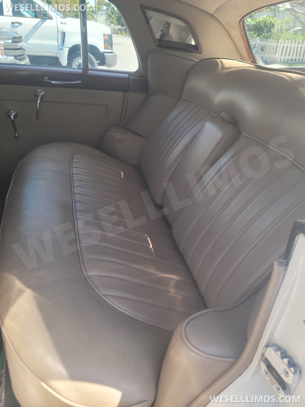 Photo of Antique for sale: 1961 Bentley S2 by Bentley