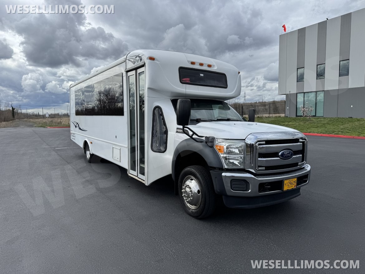Shuttle Bus for Sale in Troutdale, OR - Photo 4