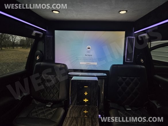 2019 Springfield Coach GMC Yukon SUV