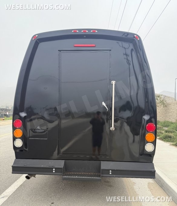 2018 12k Miles First Class Coachworks Riverside California Ford E450 Limo Bus