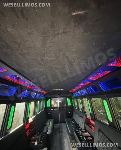 2018 Starcraft Ford F550 Shuttle Bus - Limousine for Sale in glendale, CA - Photo 8