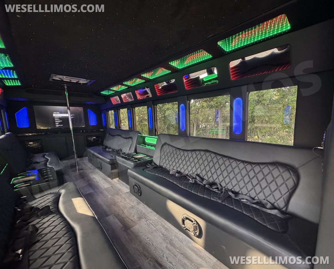 Photo of Limousine for sale: 2018 Ford F550 by Starcraft