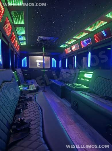 2018 Starcraft Ford F550 Shuttle Bus - Limousine for Sale in glendale, CA - Photo 18