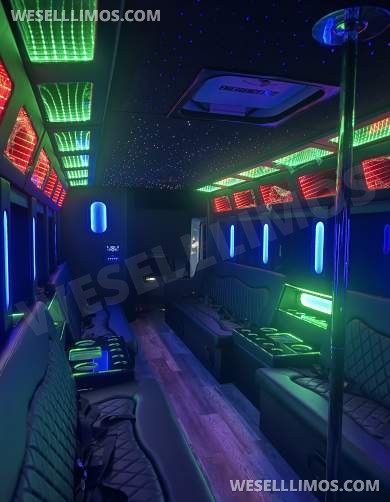 2018 Starcraft Ford F550 Shuttle Bus - Limousine for Sale in glendale, CA - Photo 19