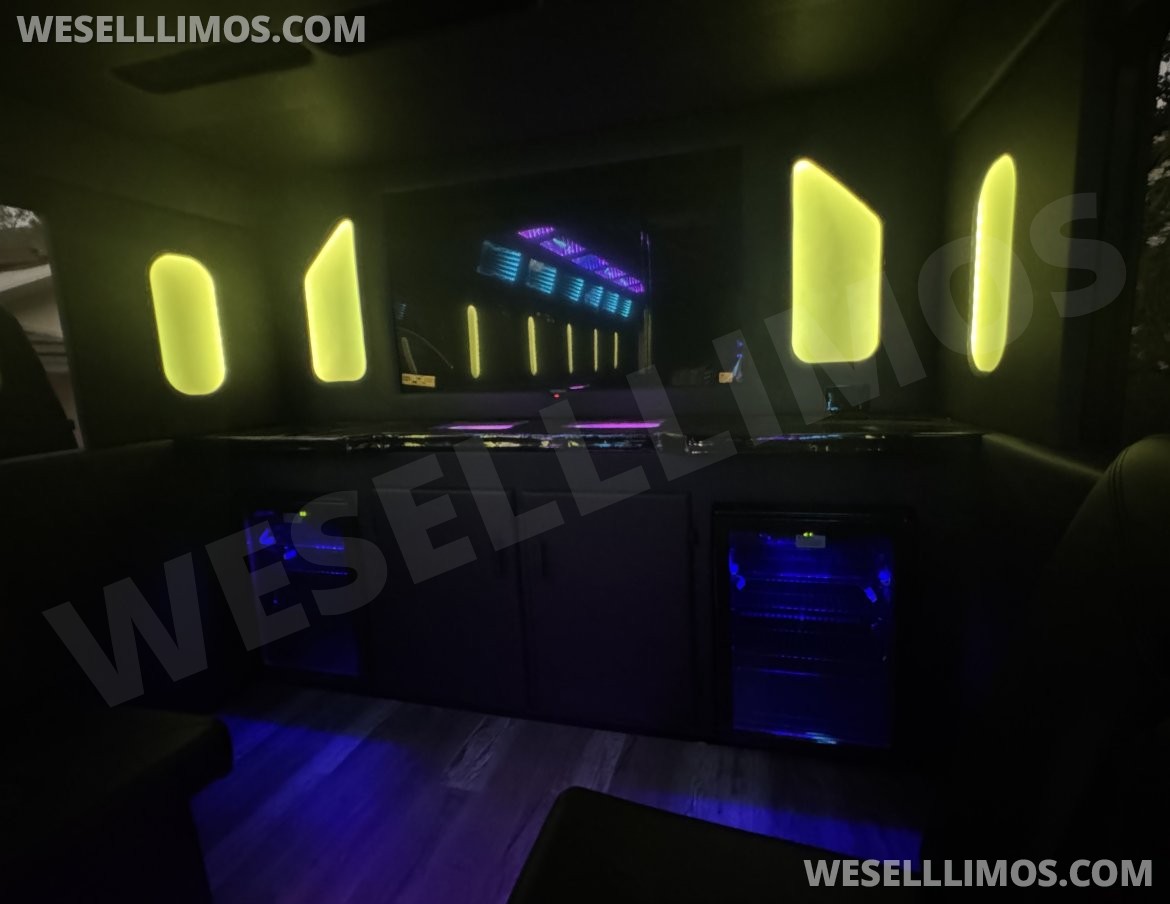 Photo of Limousine for sale: 2018 Ford F550 by Starcraft