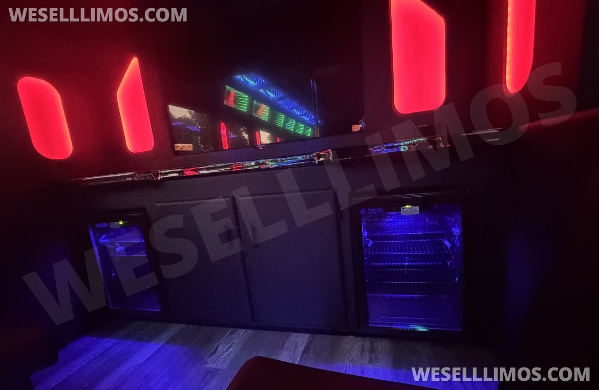 Photo of Limousine for sale: 2018 Ford F550 by Starcraft