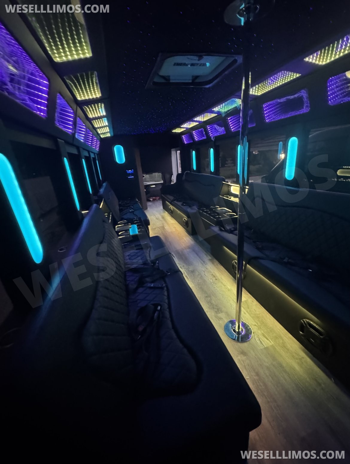 Photo of Limousine for sale: 2018 Ford F550 by Starcraft