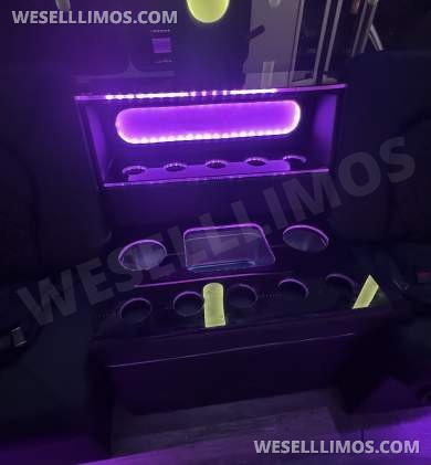 2018 Starcraft Ford F550 Shuttle Bus - Limousine for Sale in glendale, CA - Photo 32