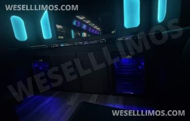 2018 Starcraft Ford F550 Shuttle Bus - Limousine for Sale in glendale, CA - Photo 34