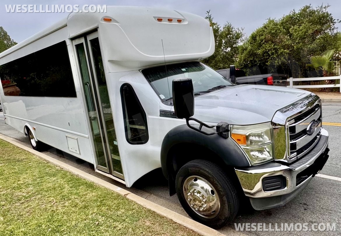 Photo of Limousine for sale: 2018 Ford F550 by Starcraft
