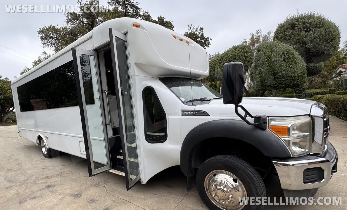 Photo of Limousine for sale: 2018 Ford F550 by Starcraft