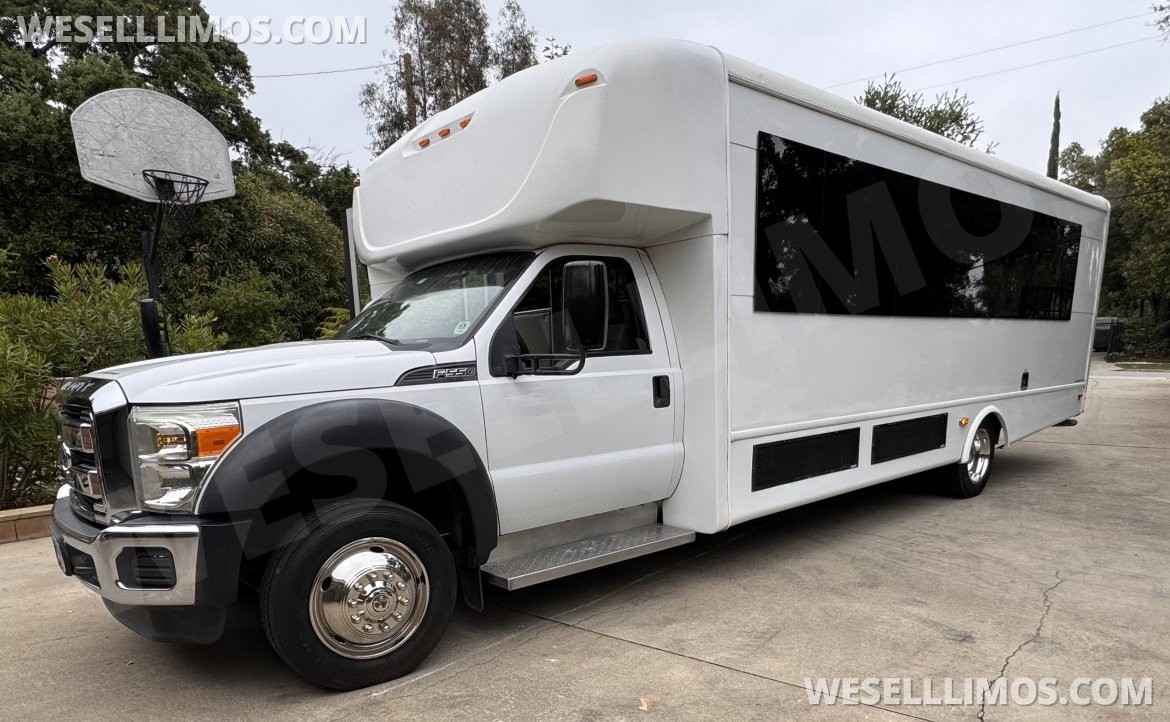 Photo of Limousine for sale: 2018 Ford F550 by Starcraft